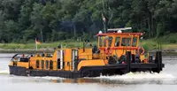 PUSHER TUG  -    VERY SHALLOW DRAFT