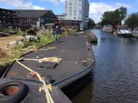 Barge / Pontoon